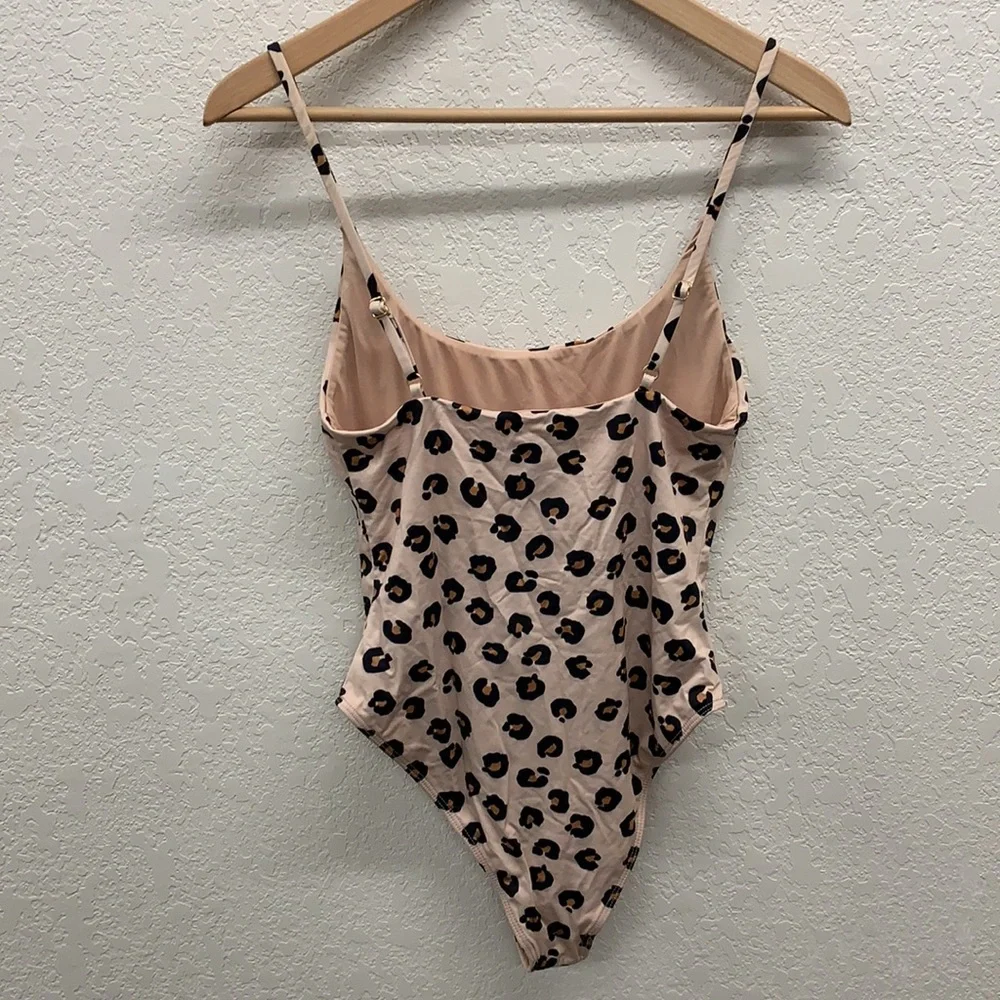 {Beach Riot} Julia One Piece Gold Leopard Swim Suit Size M - Picture 7 of 8